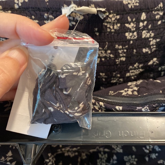 *NWT* American Eagle Strapless Black Floral Jumpsuit, Size Small - Picture 6 of 7